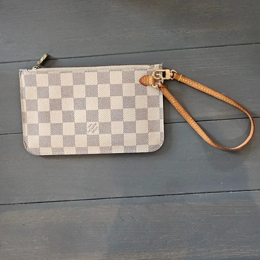 Louis Vuitton leather Neverfull Pochette Damier Azur Small clutch Wristlet